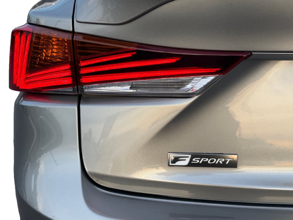 Used 2019 Lexus IS 300 AWD image 10