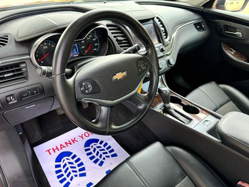 Used 2014 Chevrolet Impala LT w/ Convenience Package image 9