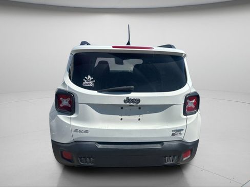 Used 2017 Jeep Renegade Latitude AWD/4WD image 6