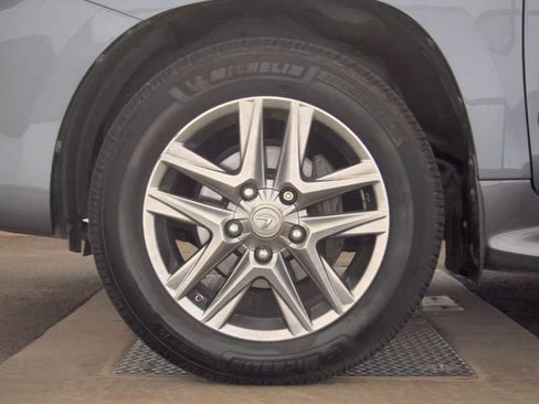 Used 2014 Lexus LX 570 4WD image 17