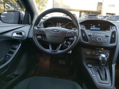 Used 2016 Ford Focus SE FWD image 11