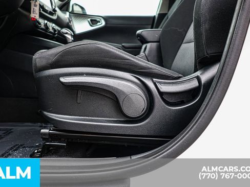 Used 2025 Kia Soul LX w/ LX Technology Package image 25