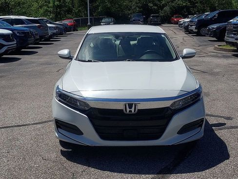 Used 2018 Honda Accord LX image 2