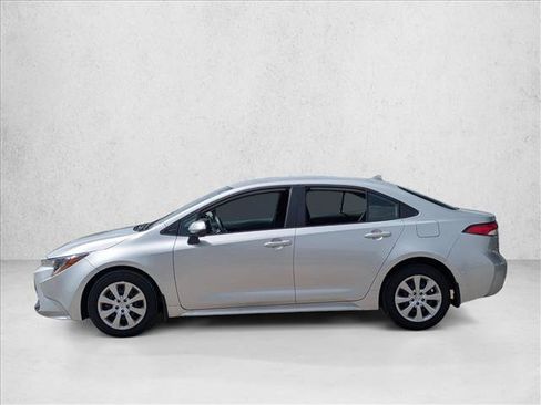 Used 2025 Toyota Corolla LE FWD image 6