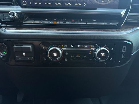 Used 2023 GMC Sierra 1500 SLE image 33