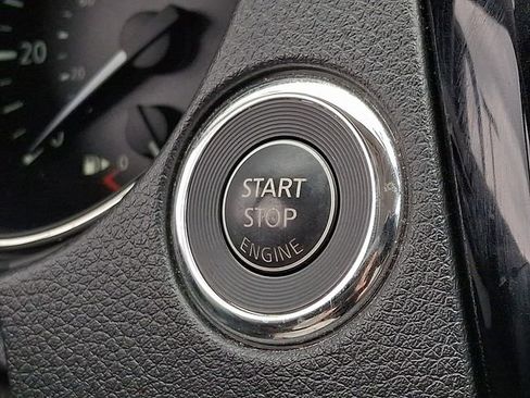 Used 2018 Nissan Rogue Sport SV w/ SV Technology Package AWD/4WD image 22