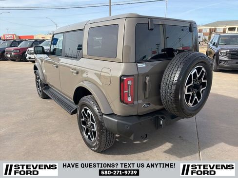 Used 2025 Ford Bronco Outer Banks image 9