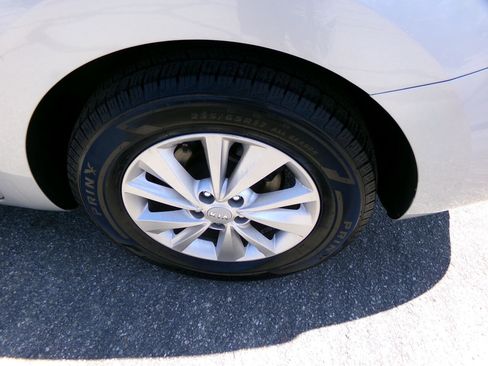 Used 2018 Kia Sedona L image 30