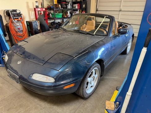 Used 1997 MAZDA MX-5 Miata STO-Edition Convertible 2D image 1