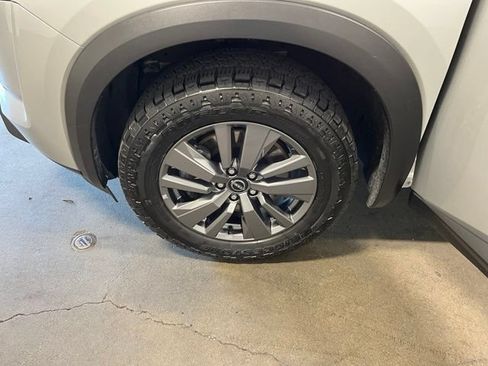 Used 2024 Nissan Pathfinder SV FWD image 30