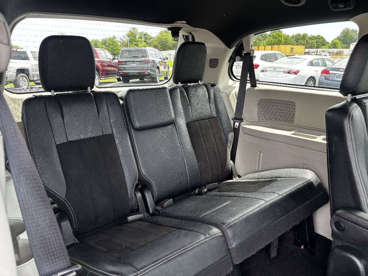Used 2019 Dodge Grand Caravan SXT FWD image 25