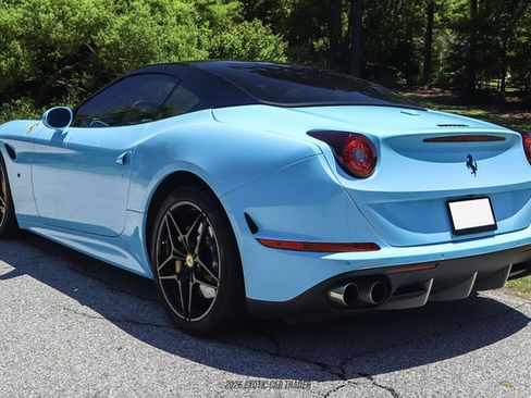 Used 2015 Ferrari California T RWD image 20