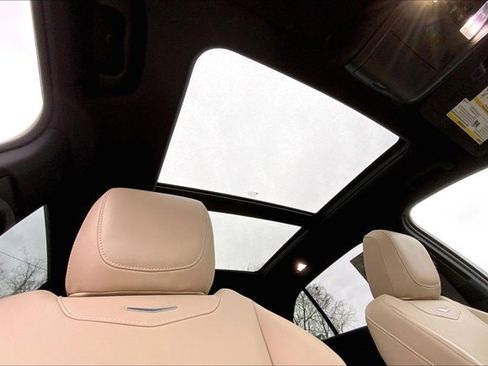 Used 2024 Cadillac XT4 Luxury w/ Cold Weather Package image 22