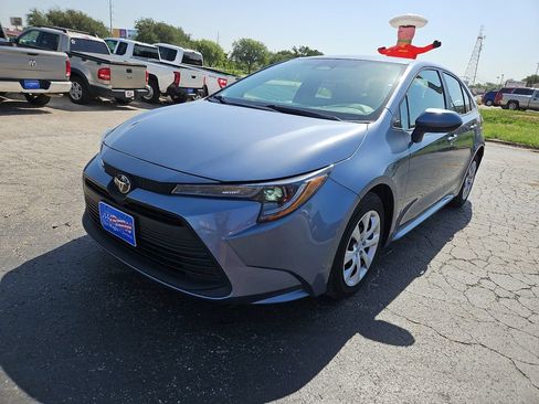 Used 2024 Toyota Corolla LE FWD image 4