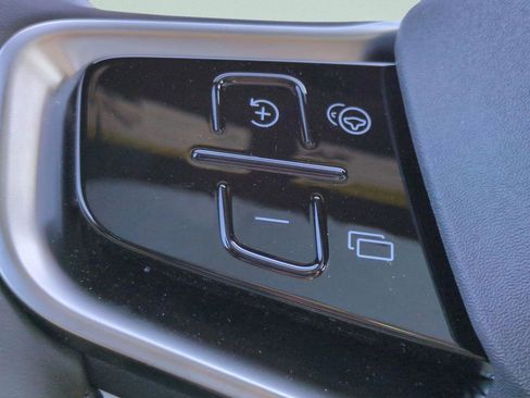 New 2026 Volvo EX30 Cross Country Ultra image 22