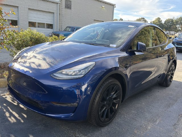 Used 2022 Tesla Model Y Long Range AWD/4WD image 1