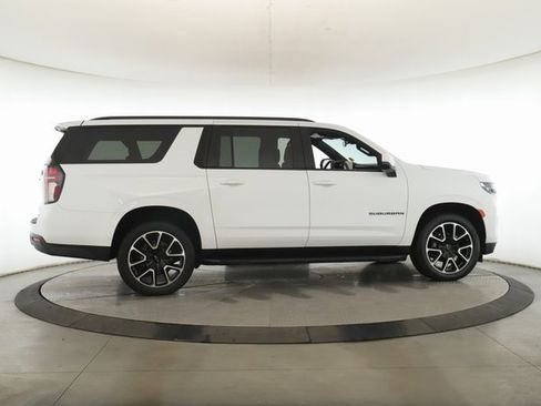 Used 2024 Chevrolet Suburban RST image 6
