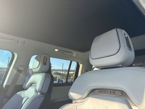 Used 2023 Rivian R1S Adventure image 88