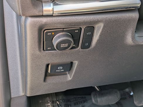 Used 2025 Ford Expedition Platinum AWD/4WD image 15
