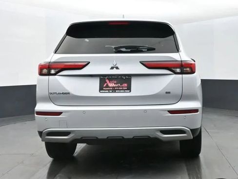 Used 2024 Mitsubishi Outlander FWD image 8