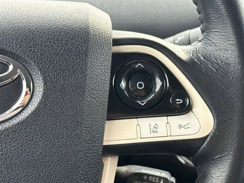 Used 2017 Toyota Prius Prime Premium image 12