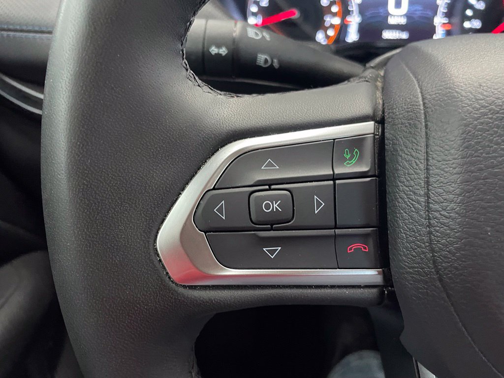 Used 2026 Jeep Compass Latitude AWD/4WD image 12