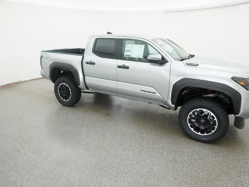 New 2025 Toyota Tacoma TRD Off-Road AWD/4WD image 31