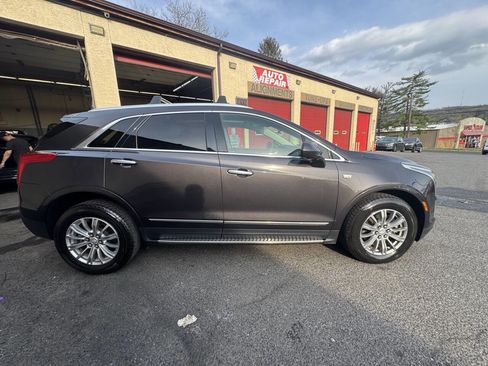 Used 2017 Cadillac XT5 Luxury w/ Driver Awareness Package AWD/4WD image 9