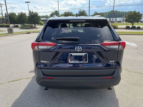 Used 2025 Toyota RAV4 XLE AWD/4WD image 3