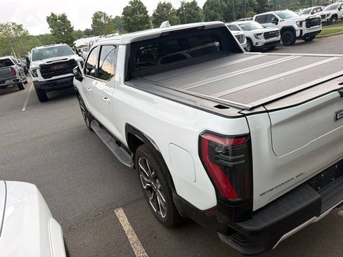 Used 2025 GMC Sierra EV Denali AWD/4WD image 5