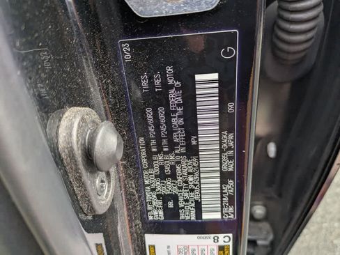 Used 2024 Toyota 4Runner Limited AWD/4WD image 2