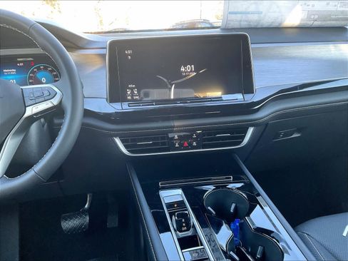 New 2026 Volkswagen Atlas Cross Sport SE image 13