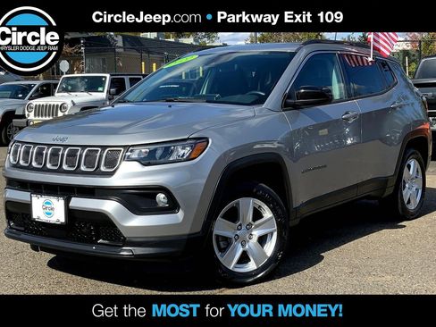 Certified 2022 Jeep Compass Latitude w/ Convenience Group image 1