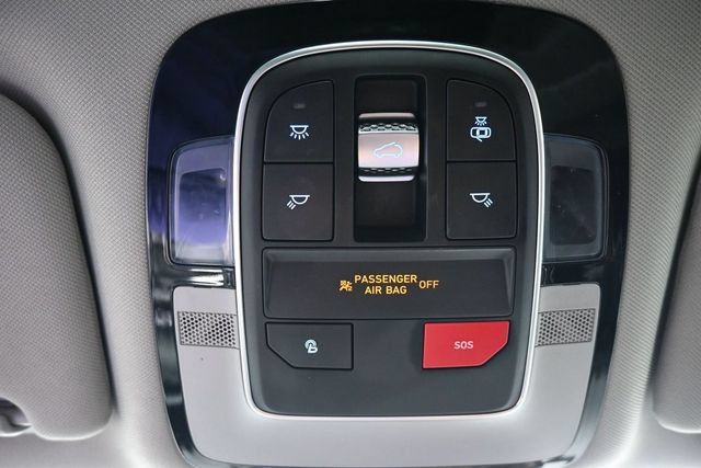 Used 2023 Hyundai Santa Fe SEL w/ Premium Package AWD/4WD image 39
