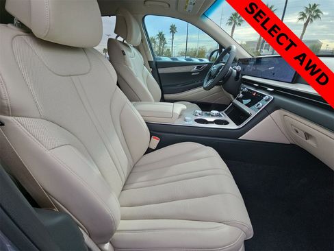 Certified 2025 Genesis GV80 2.5T Select image 18