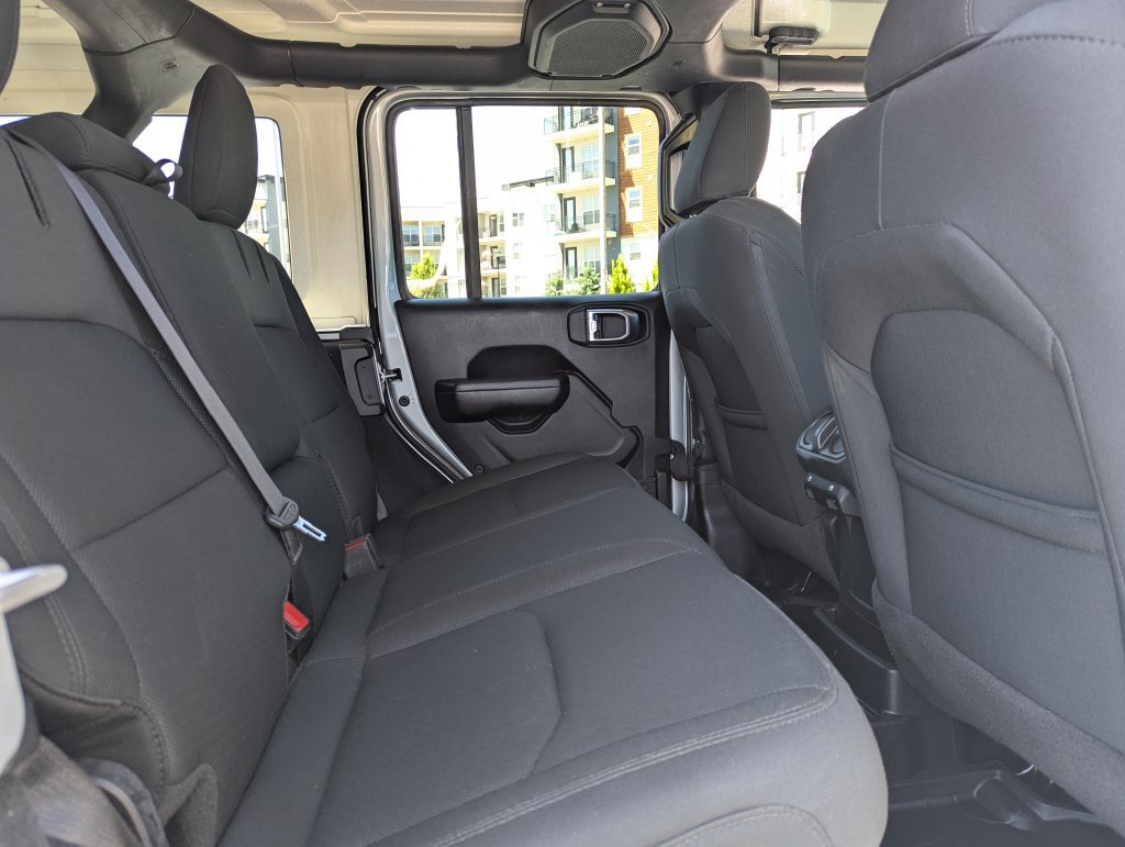 Used 2023 Jeep Wrangler Unlimited AWD/4WD image 31