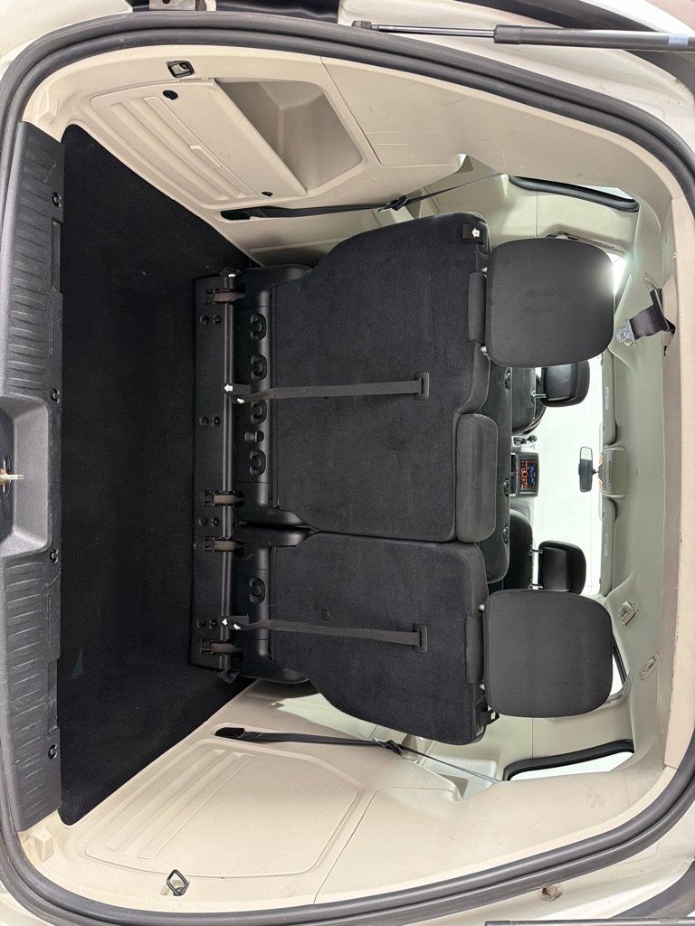Used 2016 Dodge Grand Caravan American Value Package w/ UConnect Hands-Free Group FWD image 18