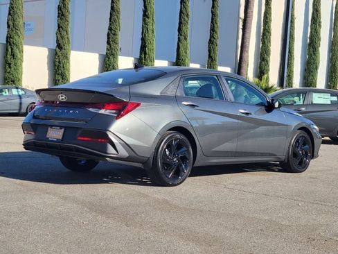 New 2026 Hyundai Elantra SEL Sport FWD image 4