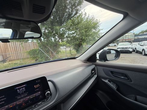 Used 2023 Nissan Rogue S FWD image 34