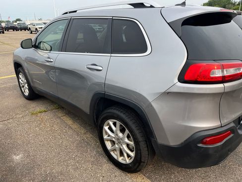 Used 2015 Jeep Cherokee Latitude FWD image 10
