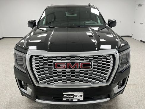 Used 2023 GMC Yukon XL Denali w/ Max Trailering Package AWD/4WD image 3