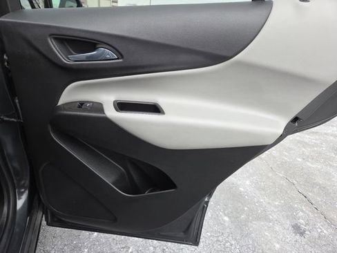 Used 2021 Chevrolet Equinox LS w/ LS Convenience Package FWD image 22