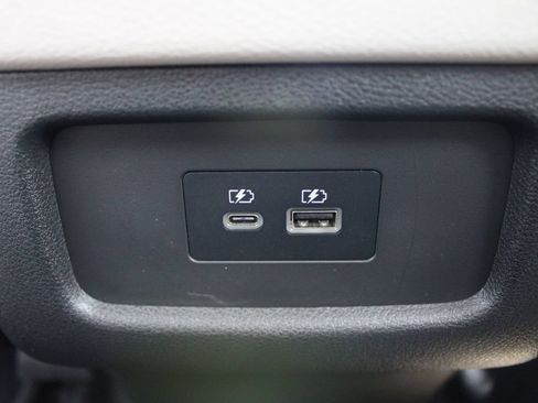 Used 2022 Nissan Pathfinder SL AWD/4WD image 29