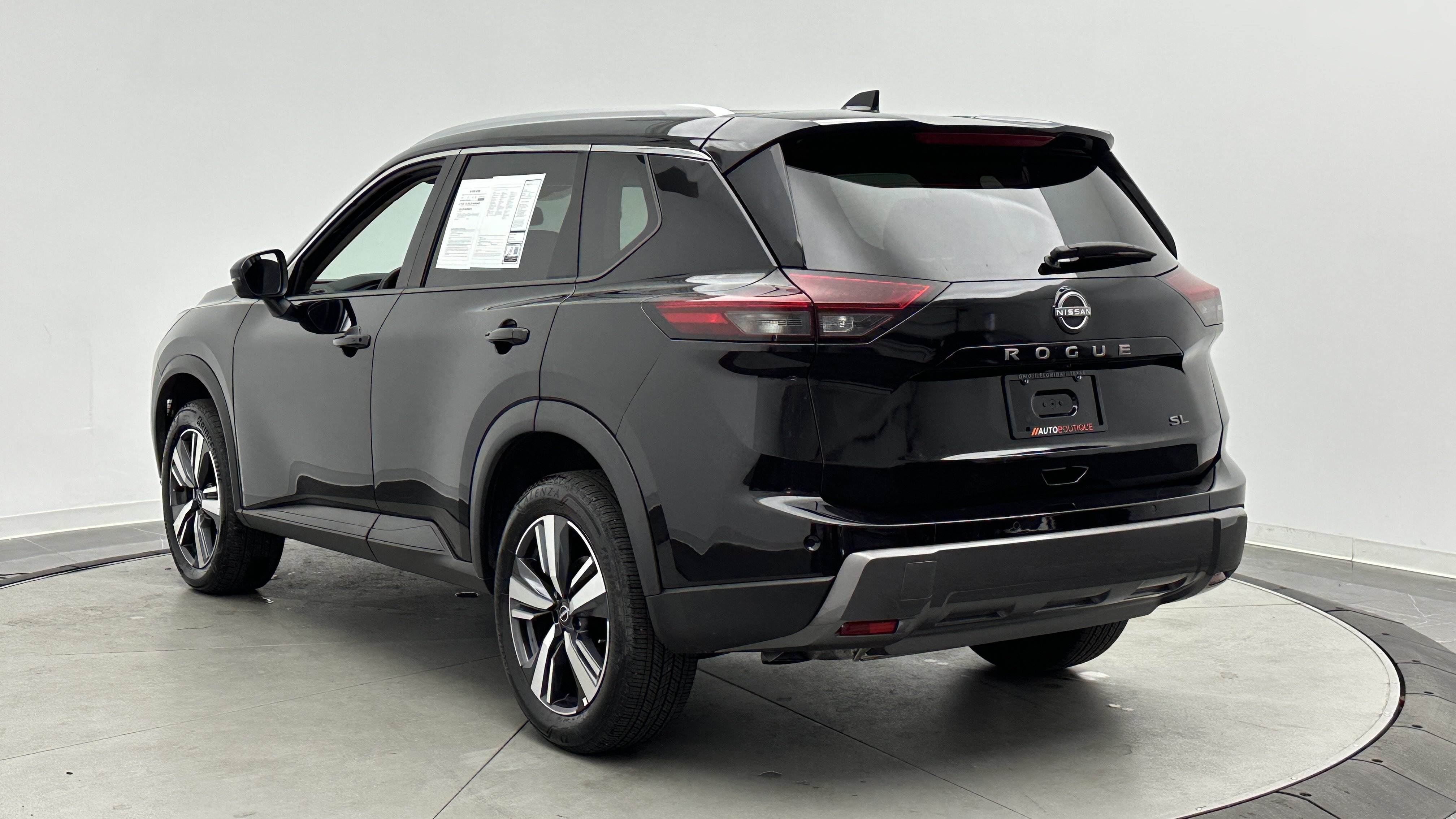 Used 2026 Nissan Rogue SL FWD image 5