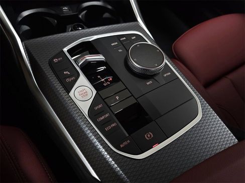 Used 2026 BMW 330i Sedan w/ M Sport Package image 17