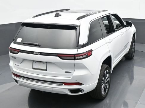 Used 2024 Jeep Grand Cherokee Overland w/ Luxury Tech Group IV image 53