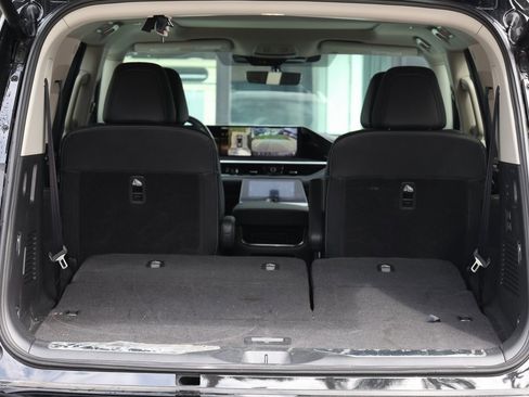 Certified 2025 INFINITI QX80 Luxe image 8