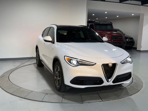 Used 2022 Alfa Romeo Stelvio Ti image 6