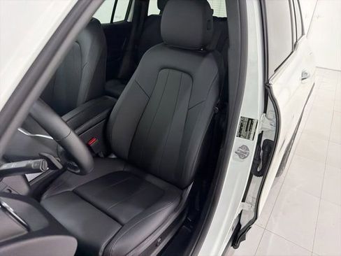 Used 2021 Mercedes-Benz GLB 250 4MATIC image 13