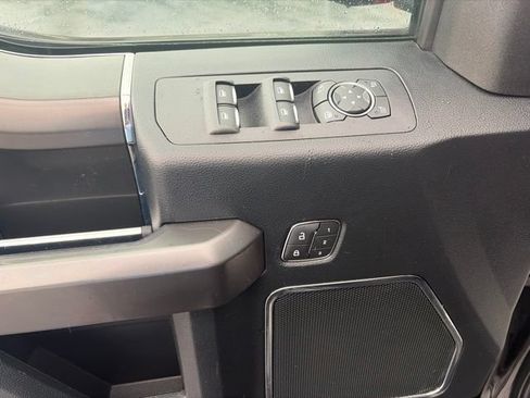 Used 2019 Ford F150 Lariat w/ Equipment Group 502A Luxury AWD/4WD image 11